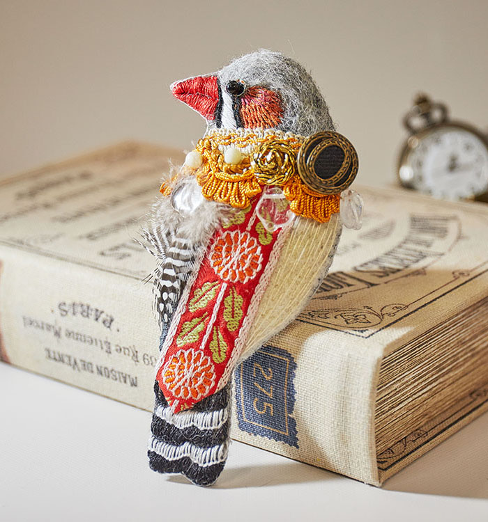 ハンドメイド ブローチなど blue moon bird 